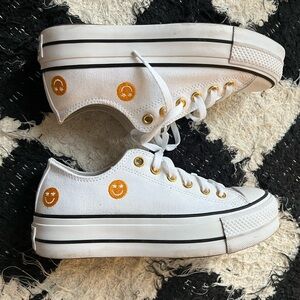 Platform white smiley converse size 7.5 women